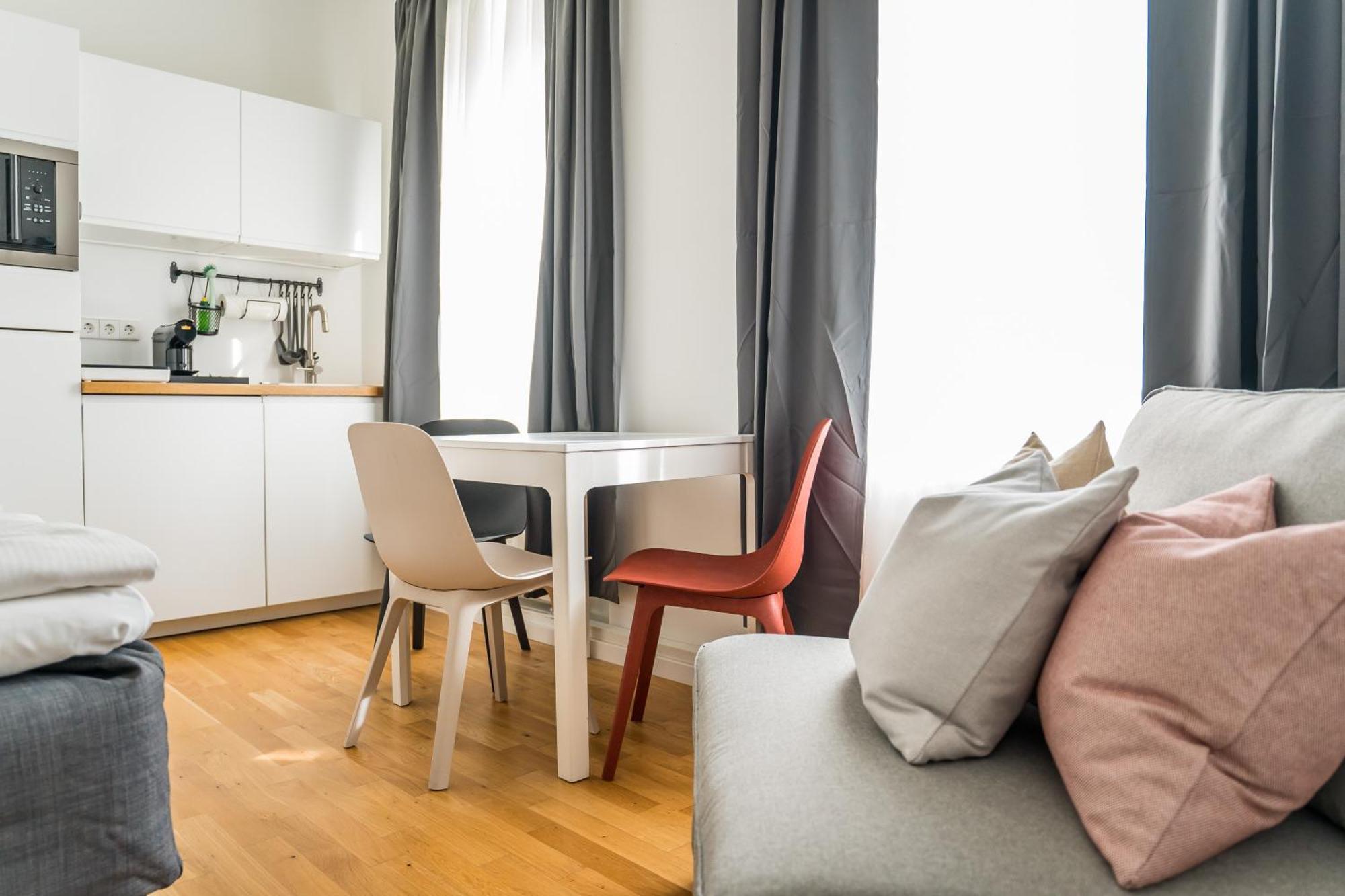 Homaris Apartments Schlueterstrasse Берлин Экстерьер фото